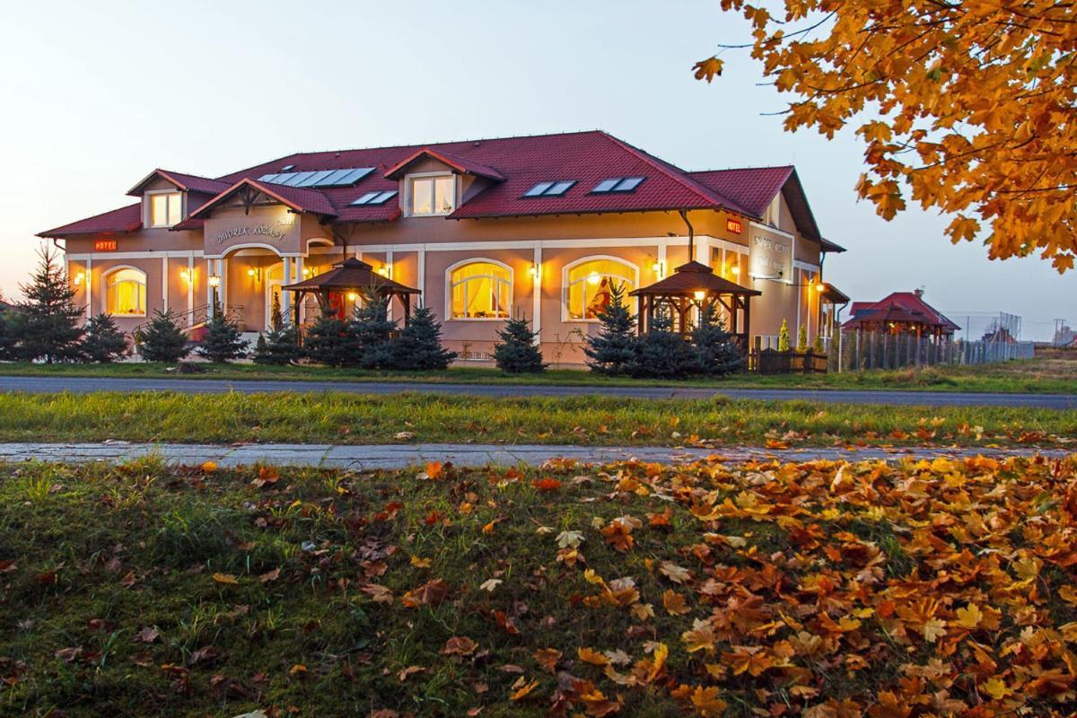 Dworek Różany Hotel&Restauracja Namysłów Exterior foto